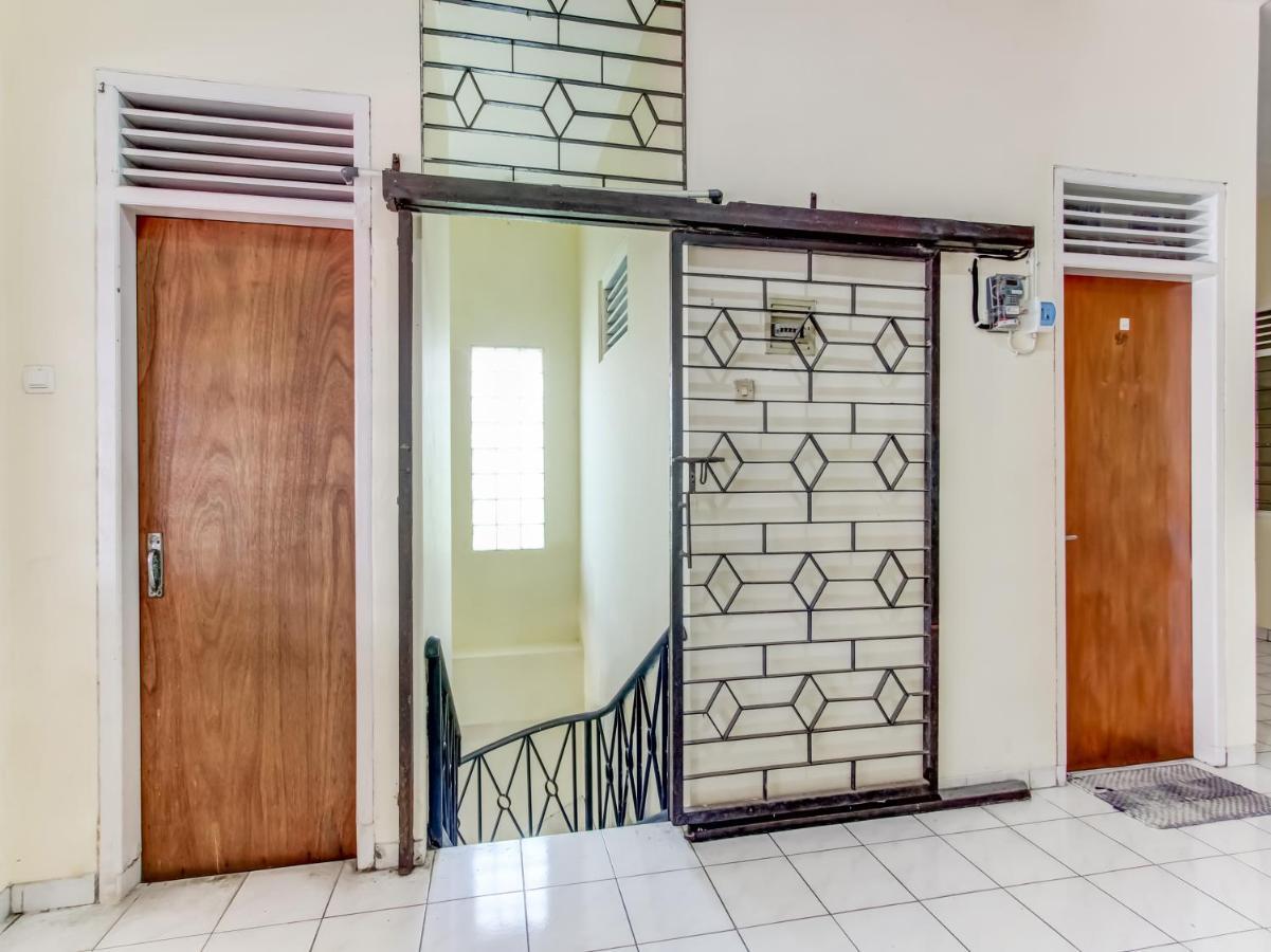 Oyo Life 91374 Asia Stay Semarang Syariah Ngoại thất bức ảnh