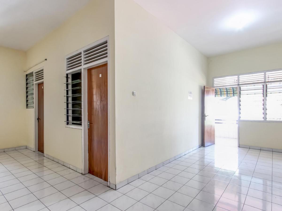 Oyo Life 91374 Asia Stay Semarang Syariah Ngoại thất bức ảnh