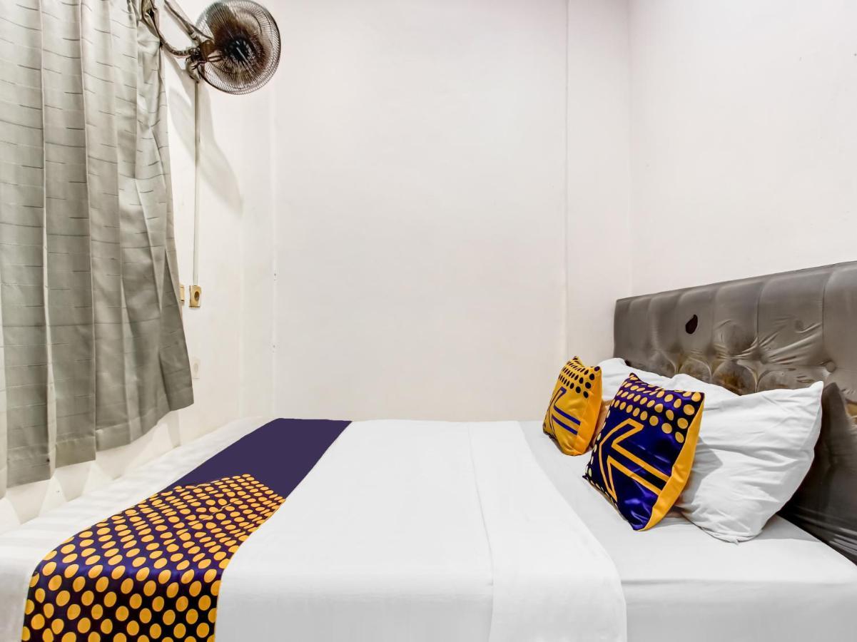 Oyo Life 91374 Asia Stay Semarang Syariah Ngoại thất bức ảnh
